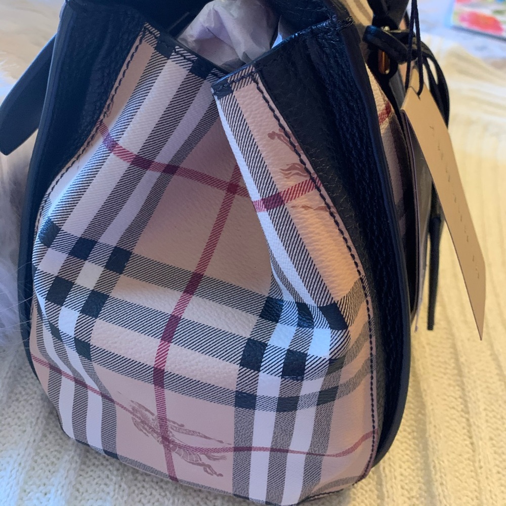 Burberry hand bag authentic, brand new with tag! - Picture 2 of 5